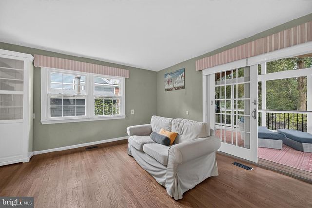 9908 DICKENS AVE, Bethesda, MD 20814