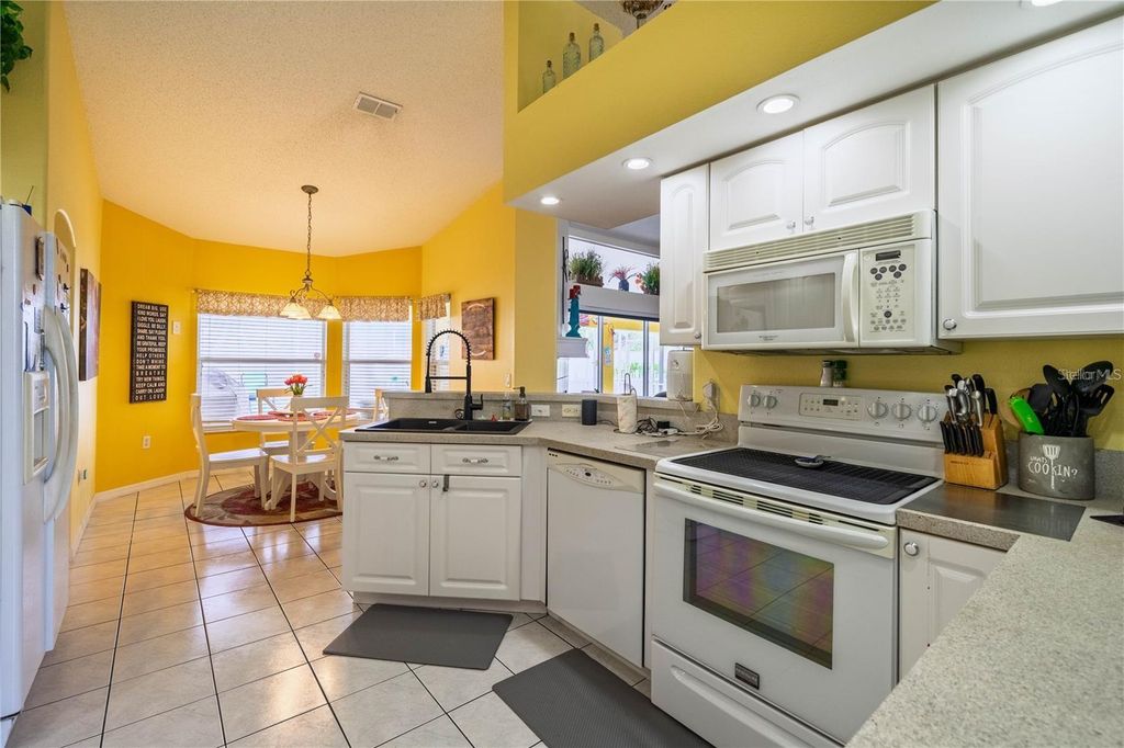 Image 8 of property listing at 9105 ROBIN NEST DRIVE, Hudson, FL 34669