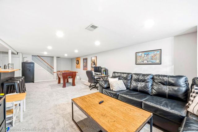 549 Provincetown Lane, Plymouth, MI 48170