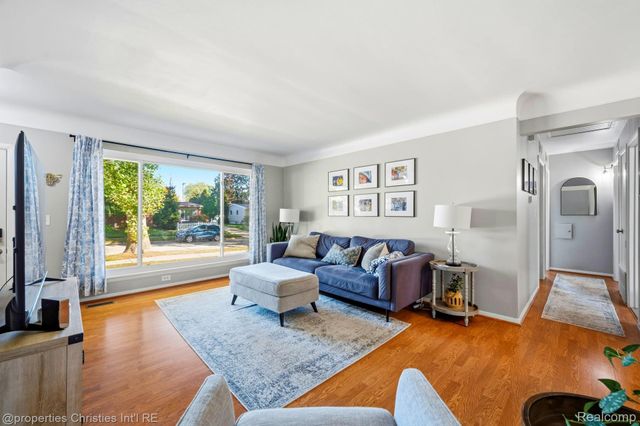 549 Provincetown Lane, Plymouth, MI 48170