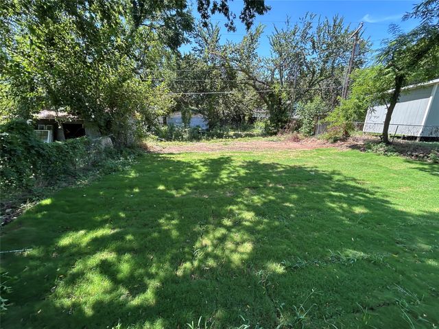 622 E Woodard Street, Denison, TX 75021