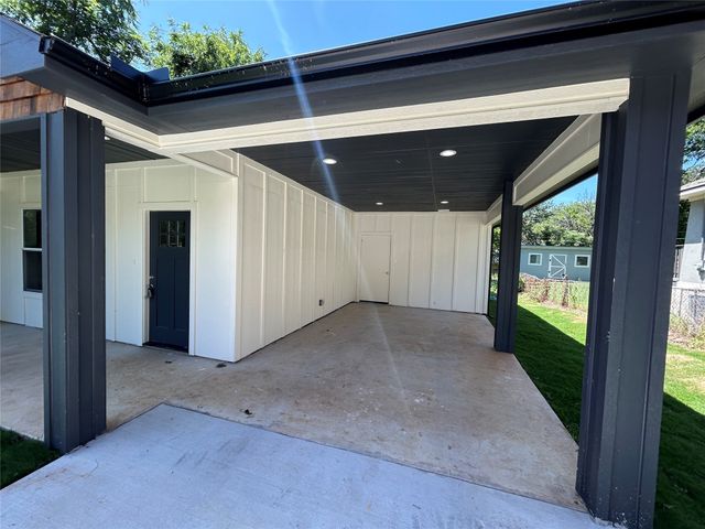 622 E Woodard Street, Denison, TX 75021