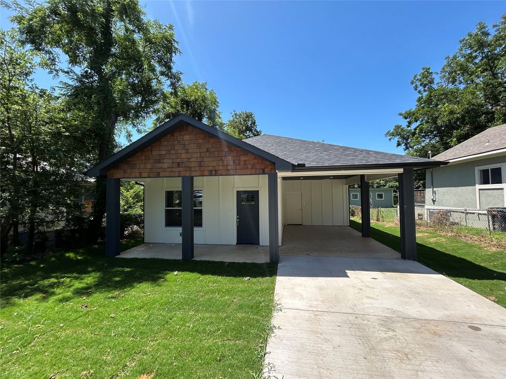 622 E Woodard Street, Denison, TX 75021
