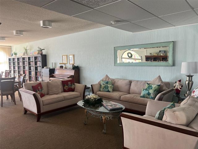 19029 US HIGHWAY 19 N 6-14, Clearwater, FL 33764