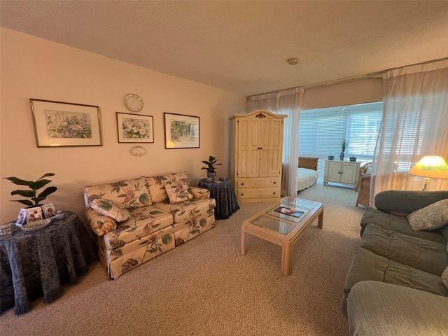 19029 US HIGHWAY 19 N 6-14, Clearwater, FL 33764