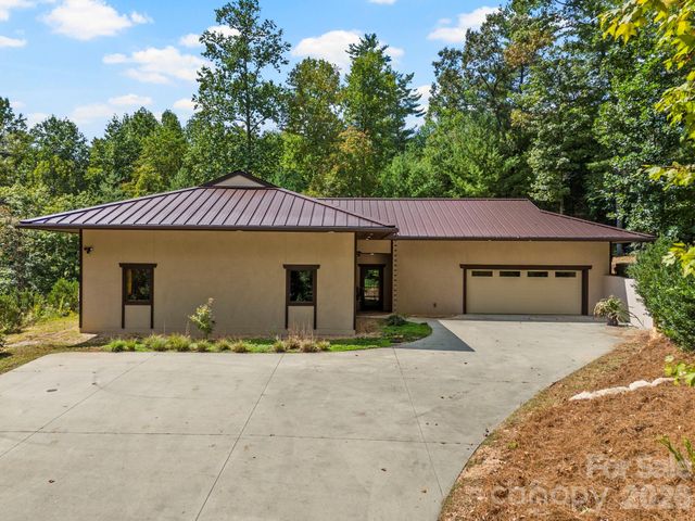 36 Ravenwood Drive, Fletcher, NC 28732