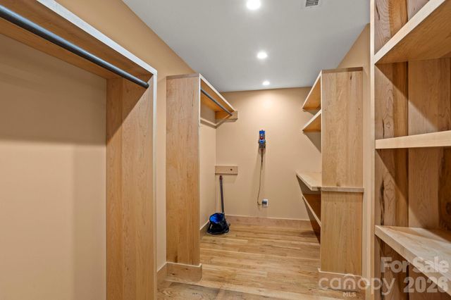 36 Ravenwood Drive, Fletcher, NC 28732