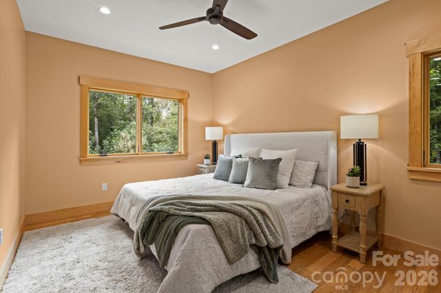 36 Ravenwood Drive, Fletcher, NC 28732