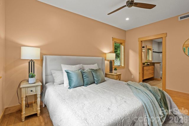 36 Ravenwood Drive, Fletcher, NC 28732