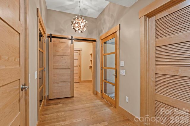 36 Ravenwood Drive, Fletcher, NC 28732