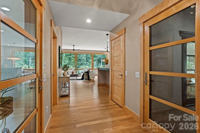 36 Ravenwood Drive, Fletcher, NC 28732