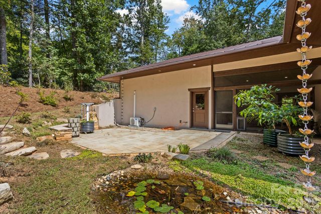 36 Ravenwood Drive, Fletcher, NC 28732