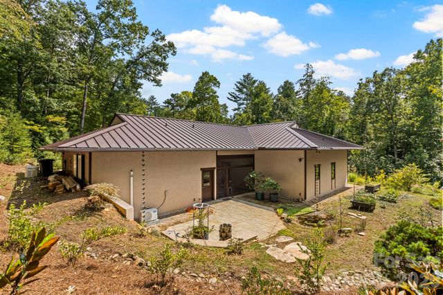 36 Ravenwood Drive, Fletcher, NC 28732