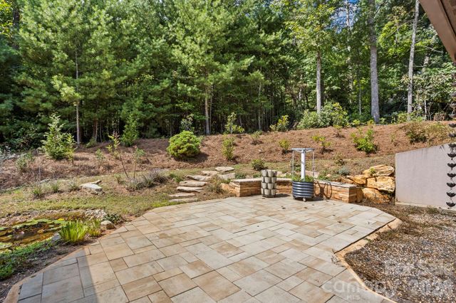 36 Ravenwood Drive, Fletcher, NC 28732