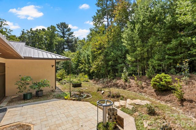 36 Ravenwood Drive, Fletcher, NC 28732