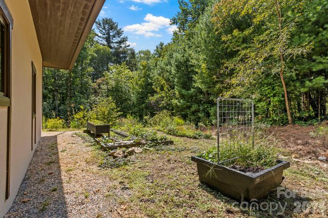 36 Ravenwood Drive, Fletcher, NC 28732