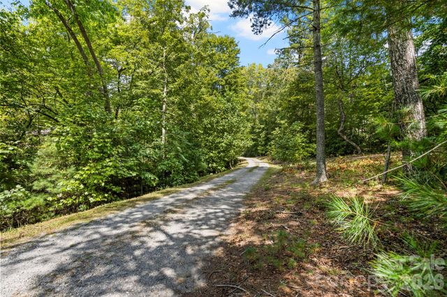 36 Ravenwood Drive, Fletcher, NC 28732