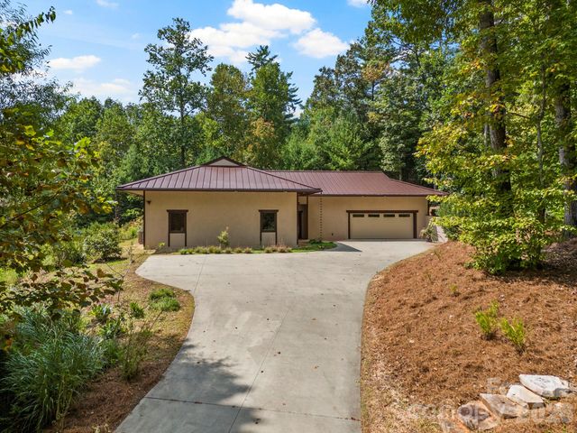 36 Ravenwood Drive, Fletcher, NC 28732