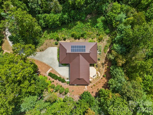 36 Ravenwood Drive, Fletcher, NC 28732