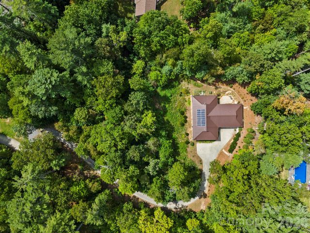 36 Ravenwood Drive, Fletcher, NC 28732