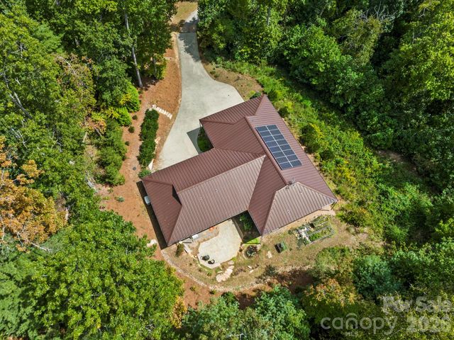 36 Ravenwood Drive, Fletcher, NC 28732
