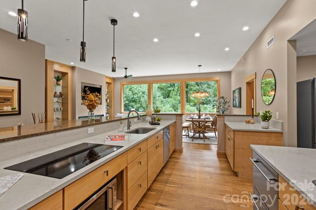 36 Ravenwood Drive, Fletcher, NC 28732