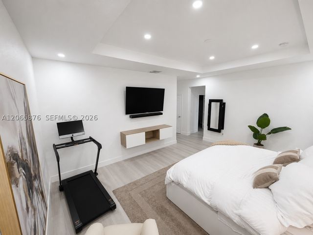 3555 W 106th St, Hialeah, FL 33018