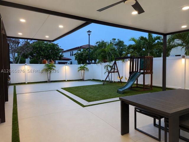 3555 W 106th St, Hialeah, FL 33018