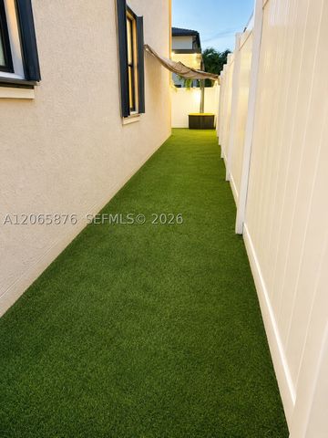 3555 W 106th St, Hialeah, FL 33018