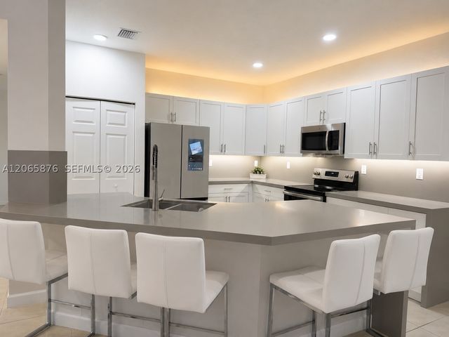 3555 W 106th St, Hialeah, FL 33018