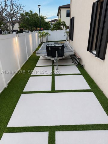 3555 W 106th St, Hialeah, FL 33018