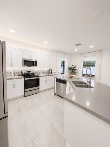 3555 W 106th St, Hialeah, FL 33018
