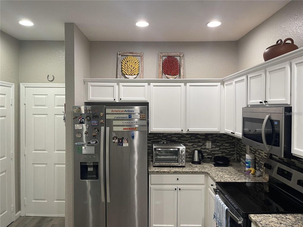 Image 6 of property listing at 3016 ASHLAND LANE S, Kissimmee, FL 34741