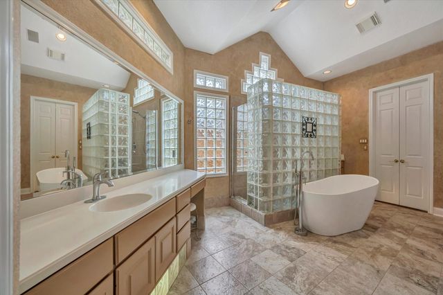 4522 Amble Oak Court, Houston, TX 77059