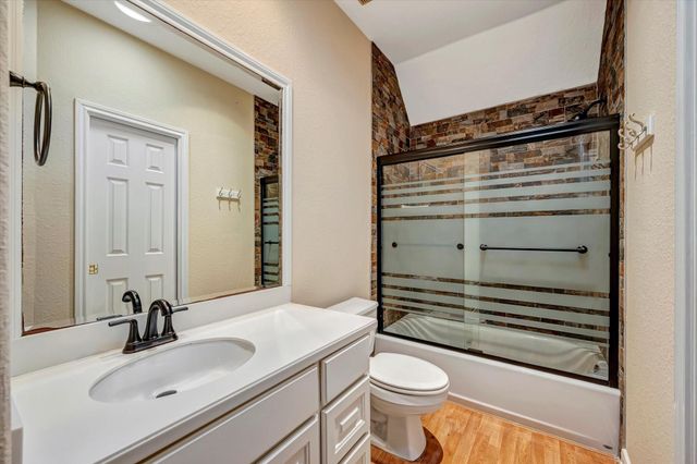 4522 Amble Oak Court, Houston, TX 77059