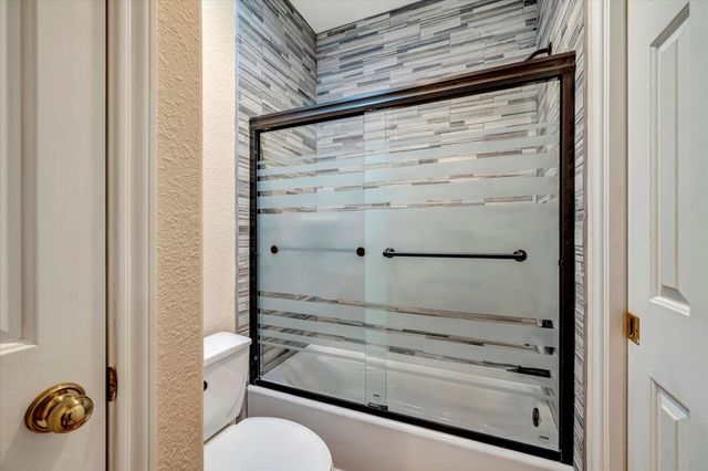 4522 Amble Oak Court, Houston, TX 77059