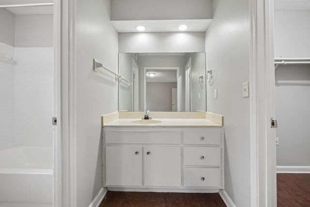 4328 W HUNTERS GLEN ST, Memphis, TN 38128