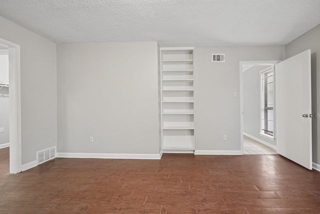 4328 W HUNTERS GLEN ST, Memphis, TN 38128