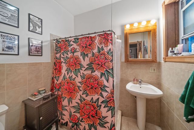 4150 N Ashland Avenue, Chicago, IL 60613