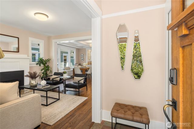 110 NE 59th Street, Seattle, WA 98105