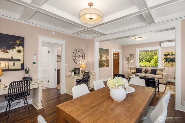 110 NE 59th Street, Seattle, WA 98105