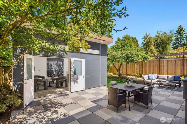 110 NE 59th Street, Seattle, WA 98105