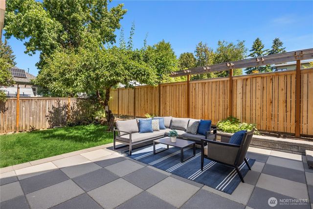 110 NE 59th Street, Seattle, WA 98105