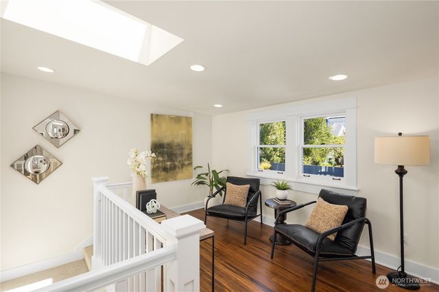 110 NE 59th Street, Seattle, WA 98105