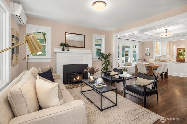 110 NE 59th Street, Seattle, WA 98105