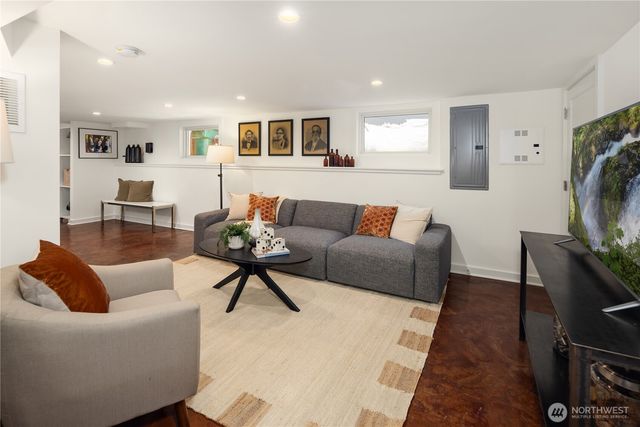 110 NE 59th Street, Seattle, WA 98105