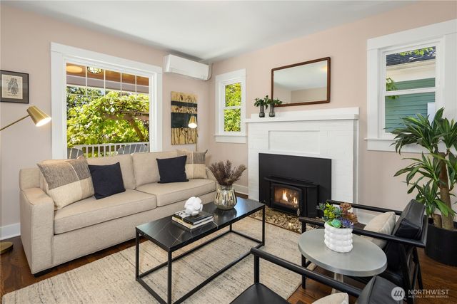 110 NE 59th Street, Seattle, WA 98105