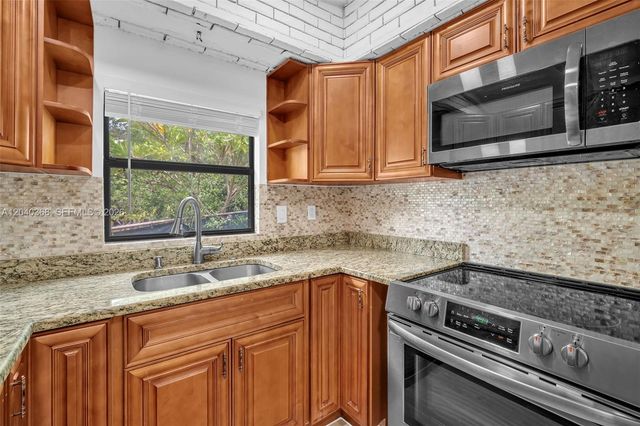 5096 SW 28th Terrace, Fort Lauderdale, FL 33312