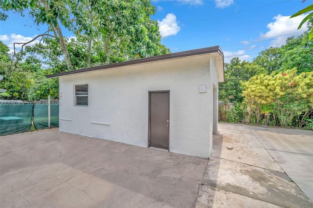 5096 SW 28th Terrace, Fort Lauderdale, FL 33312
