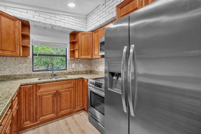 5096 SW 28th Terrace, Fort Lauderdale, FL 33312